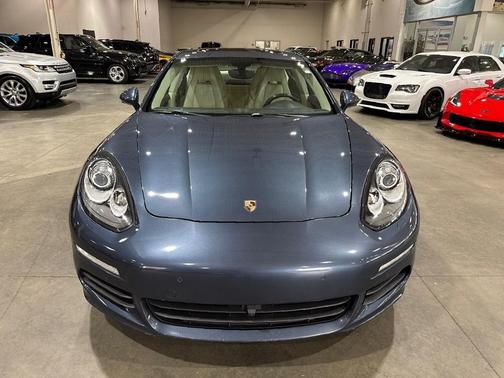2014 Porsche Panamera 4