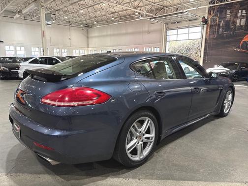 2014 Porsche Panamera 4