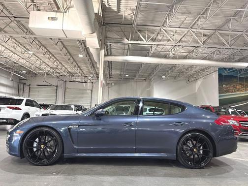 2014 Porsche Panamera 4