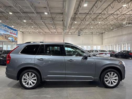 2018 Volvo XC90 T5 Momentum