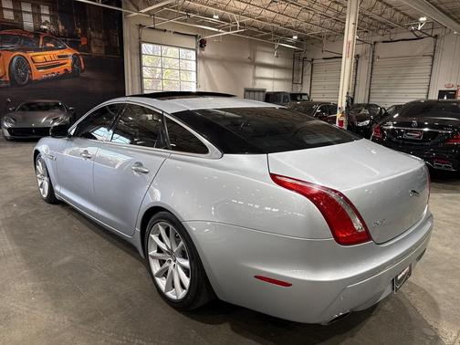 2011 Jaguar XJ Base