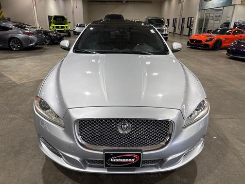 2011 Jaguar XJ Base