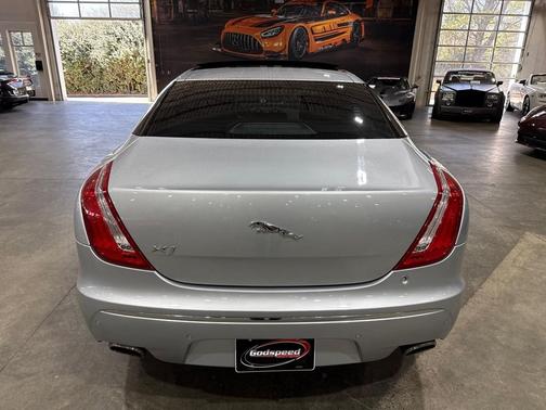 2011 Jaguar XJ Base