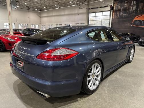 2011 Porsche Panamera 4