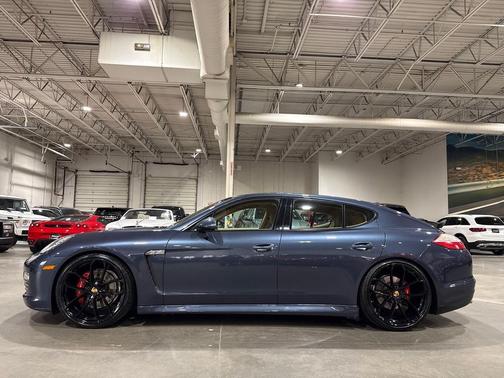 2011 Porsche Panamera 4