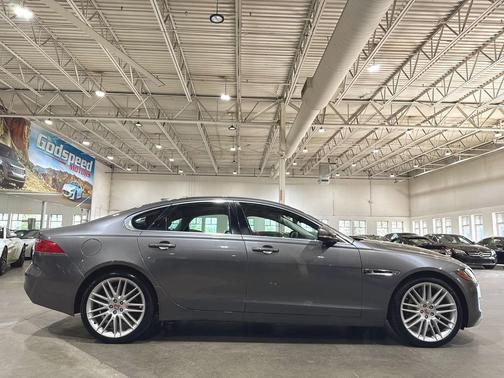 2017 Jaguar XF 20d Prestige
