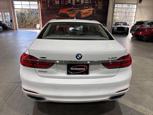 2018 BMW 740 xDrive