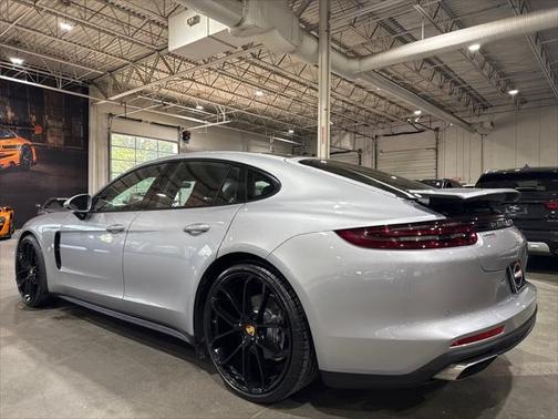 2018 Porsche Panamera Base