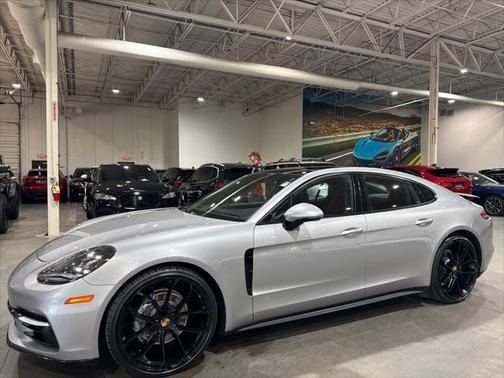 2018 Porsche Panamera Base