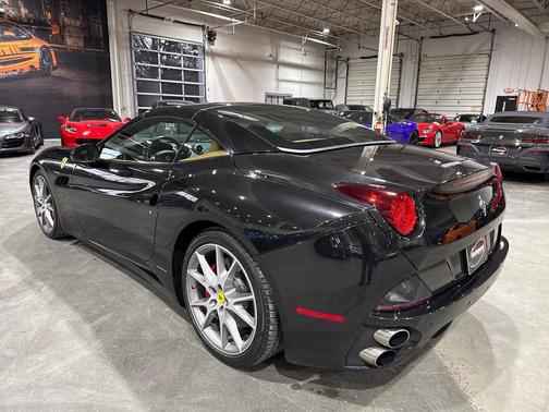 2010 Ferrari California Base