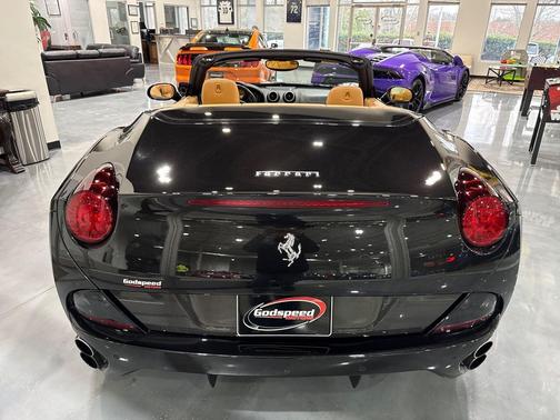 2010 Ferrari California Base