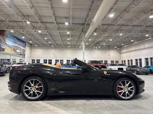 2010 Ferrari California Base