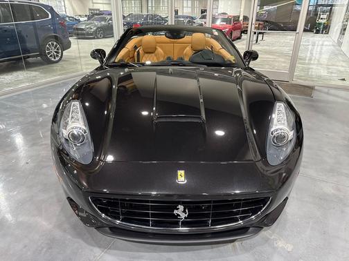 2010 Ferrari California Base