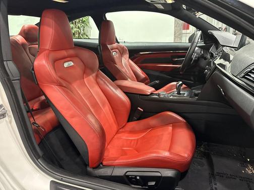 Alpine White 2015 BMW M4 Base