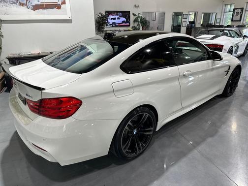 Alpine White 2015 BMW M4 Base