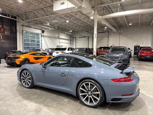 2018 Porsche 911 Carrera
