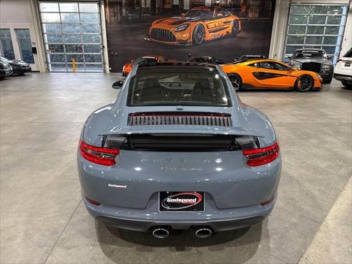 2018 Porsche 911 Carrera