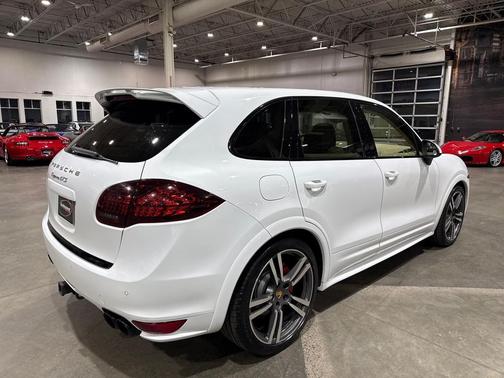 2013 Porsche Cayenne GTS