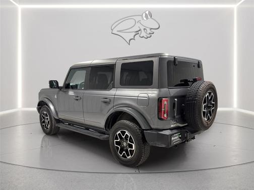 Carbonized Gray 2023 Ford Bronco Outer Banks