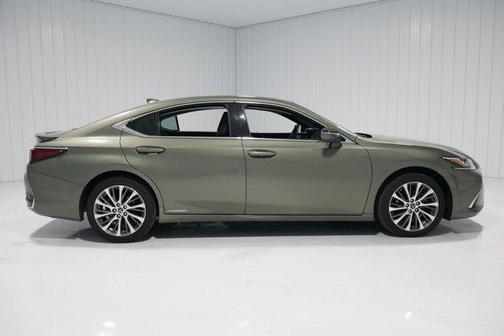 2021 Lexus ES 300h