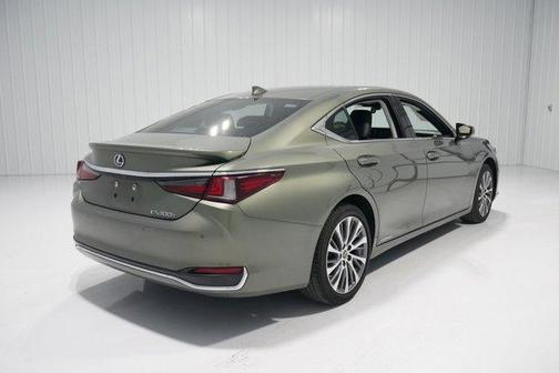 2021 Lexus ES 300h