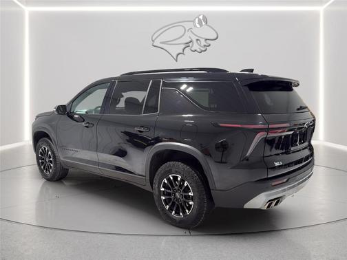Mosaic Black Metallic 2025 Chevrolet Traverse Z71