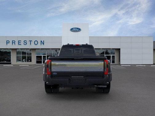 2025 Ford F-450 Platinum