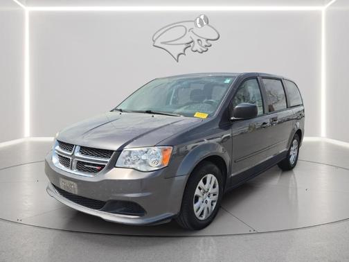 Granite Pearlcoat 2017 Dodge Grand Caravan SE