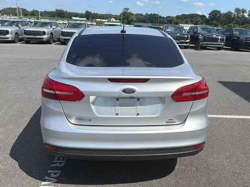 Ingot Silver 2018 Ford Focus SE