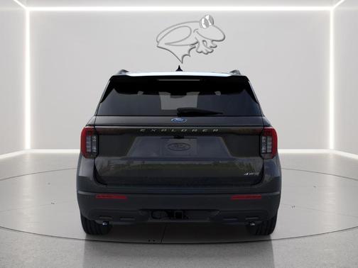 2026 Ford Explorer XLT