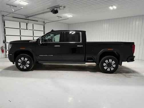 2024 GMC Sierra 2500 Denali