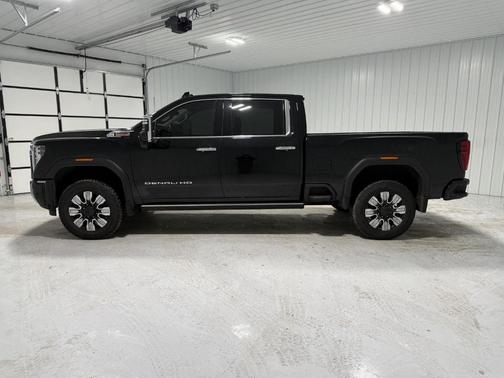 2024 GMC Sierra 2500 Denali