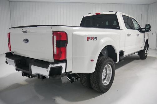 2025 Ford F-350 Lariat Super Duty