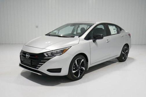 2025 Nissan Versa 1.6 SR