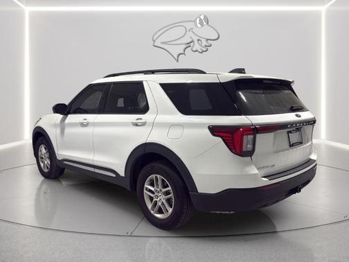 Star White 2025 Ford Explorer Active