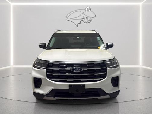 Star White 2025 Ford Explorer Active