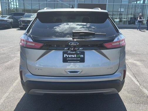 Iconic Silver 2022 Ford Edge SEL