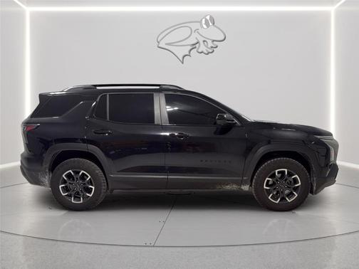 Mosaic Black Metallic 2026 Chevrolet Equinox FWD ACTIV