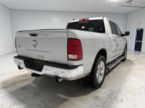 2016 RAM 1500 SLT