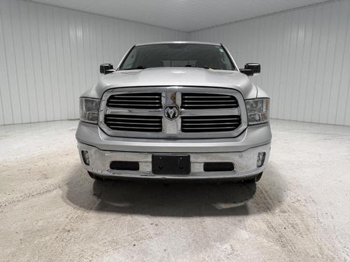 2016 RAM 1500 SLT