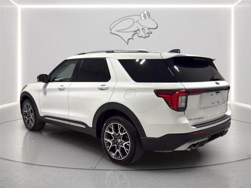 Star White 2025 Ford Explorer Platinum