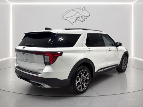 Star White 2025 Ford Explorer Platinum