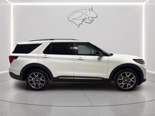 Star White 2025 Ford Explorer Platinum