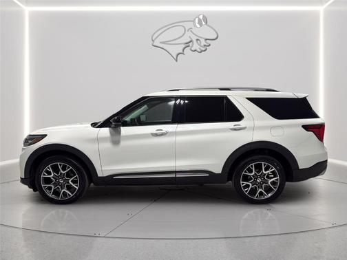 Star White 2025 Ford Explorer Platinum