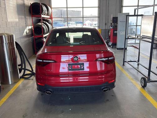 2024 Volkswagen Jetta GLI 2.0T Autobahn