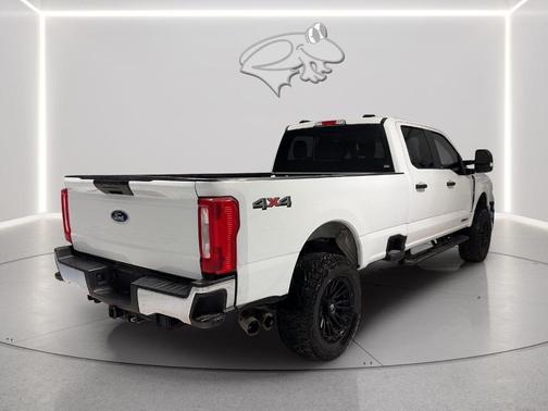 Oxford White 2024 Ford F-250 XL