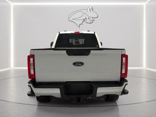 Oxford White 2024 Ford F-250 XL