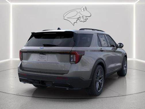 Carbonized Gray Metallic 2026 Ford Explorer ST-Line