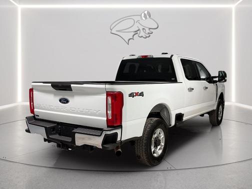 Oxford White 2025 Ford F-250 XLT