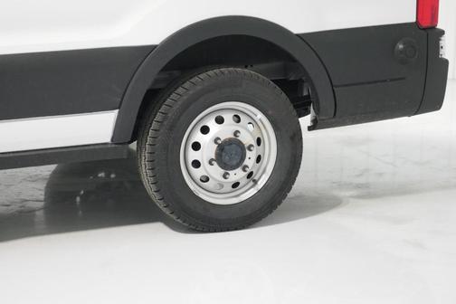 2025 Ford Transit-250 148 WB Medium Roof Cargo